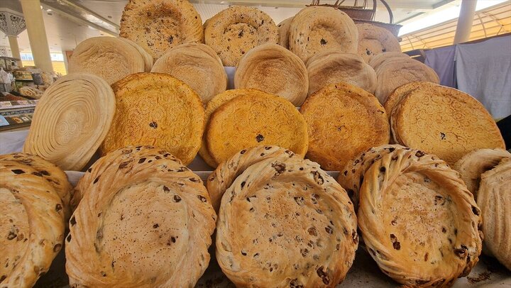 Photos: "Patir" bread; an essential item on table of Uzbeks during Ramadan
