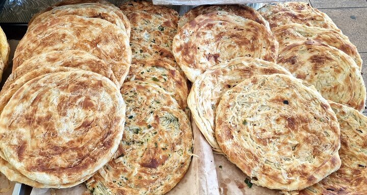 Photos: "Patir" bread; an essential item on table of Uzbeks during Ramadan