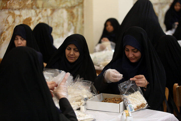 Photos: Simple Iftar packaging for Hazrat Masoumeh shrine with activities of more than 240 servants