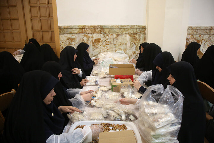 Photos: Simple Iftar packaging for Hazrat Masoumeh shrine with activities of more than 240 servants