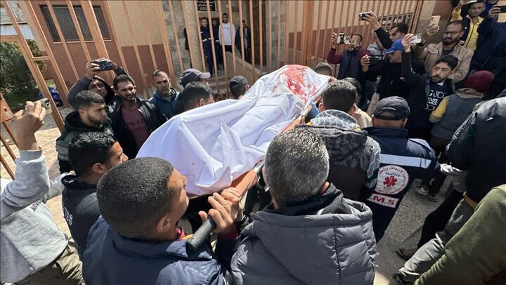 Zionist regime martyrs 8 Palestinians in Gaza