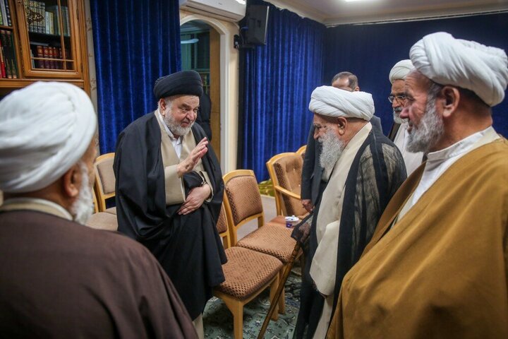Photos: Ayatollah Sistani's representative meets with Ayatollah Karimi Jahromi