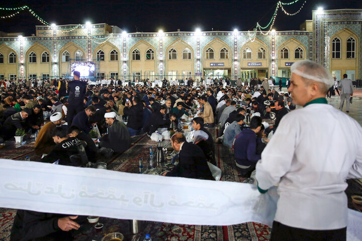 Photos: Iftar banquet for Razavi shrine's pilgrims on eve of Imam Hassan birth anniversary