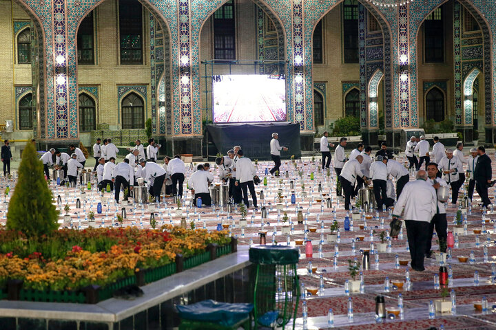 Photos: Iftar banquet for Razavi shrine's pilgrims on eve of Imam Hassan birth anniversary