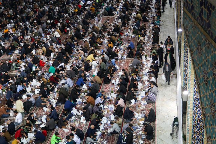 Photos: Iftar banquet for Razavi shrine's pilgrims on eve of Imam Hassan birth anniversary