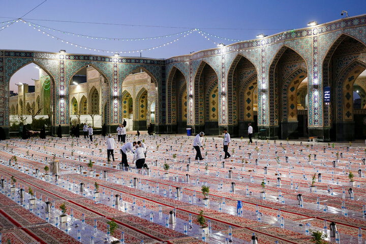 Photos: Iftar banquet for Razavi shrine's pilgrims on eve of Imam Hassan birth anniversary