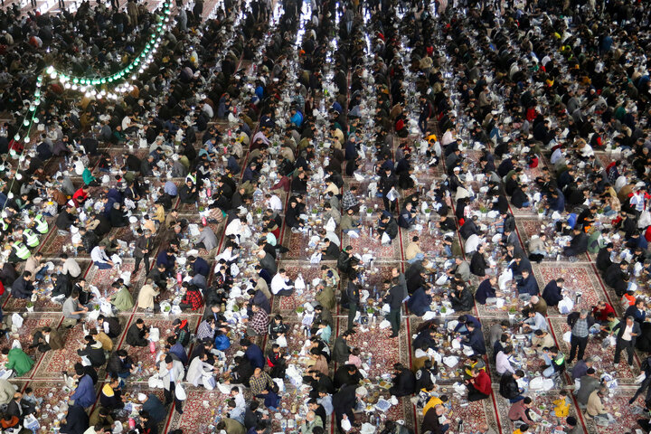 Photos: Iftar banquet for Razavi shrine's pilgrims on eve of Imam Hassan birth anniversary