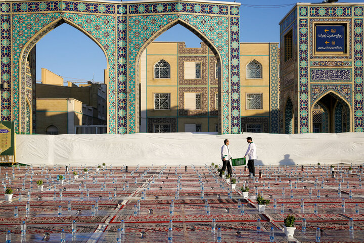 Photos: Iftar banquet for Razavi shrine's pilgrims on eve of Imam Hassan birth anniversary