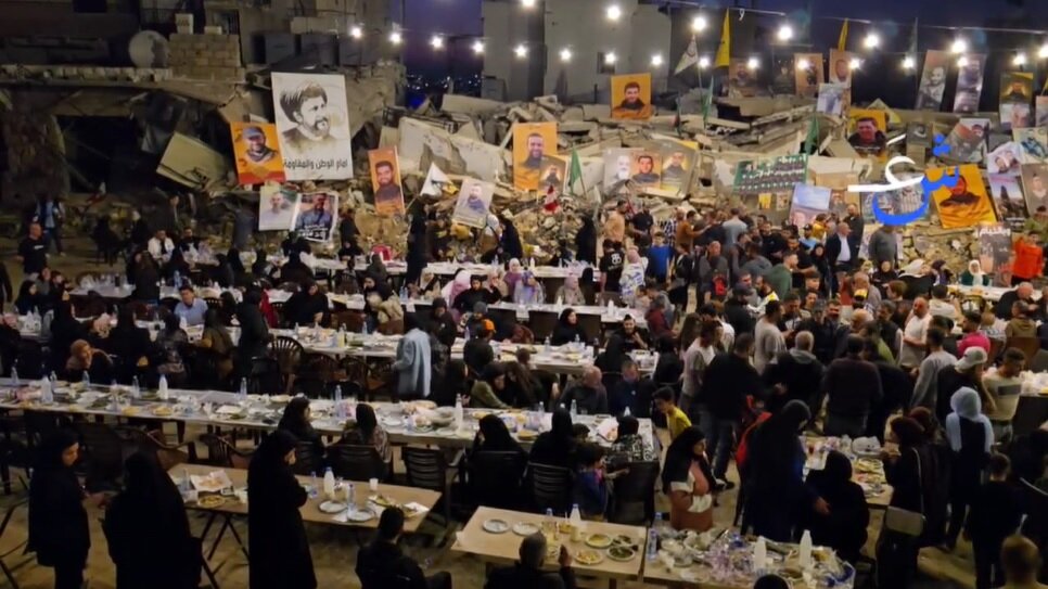 ویدیو | برپایی سفره افطاری در شهر مرزی جنوب لبنان