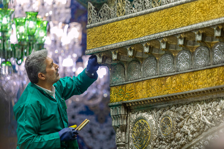 Photos: Imam Reza Holy shrine, servants welcome spring