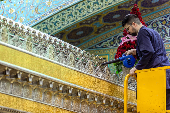 Photos: Imam Reza Holy shrine, servants welcome spring