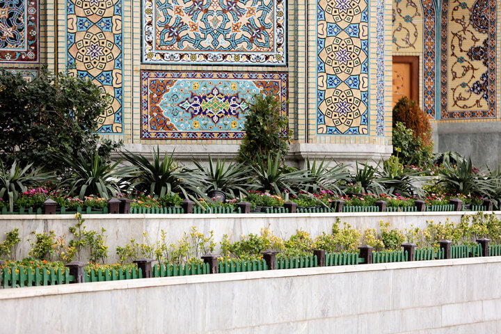 Photos: Imam Reza Holy shrine, servants welcome spring