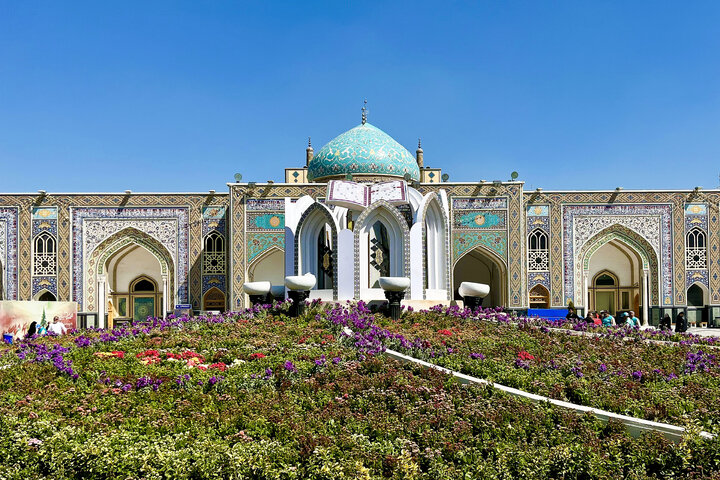 Photos: Imam Reza Holy shrine, servants welcome spring