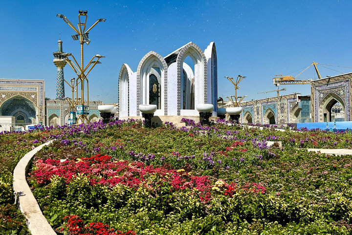 Photos: Imam Reza Holy shrine, servants welcome spring