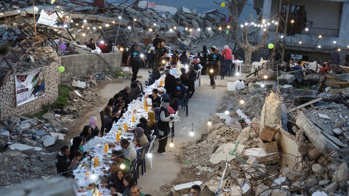 افطار دسته‌جمعی ساکنان کفر شوبا در جنوب لبنان