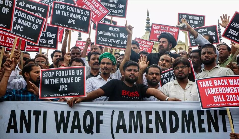 Muslims protest in Delhi against the government's anti-Waqf bill