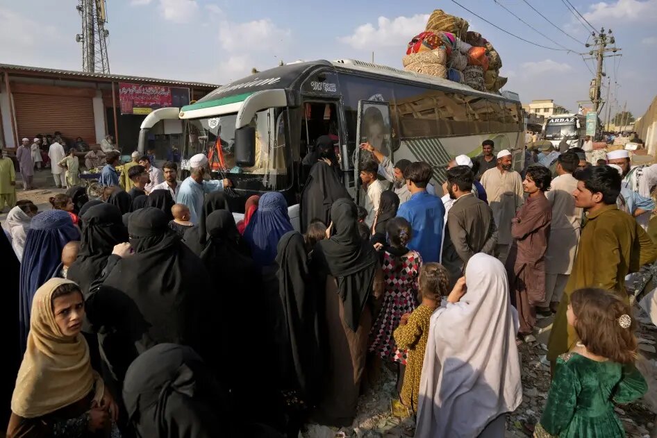 دیدبان حقوق بشر: افغانستان برای مهاجران اخراج شده از پاکستان امن نیست