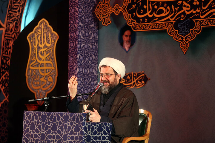 گزارش تصویری | محفل عزاداری شام شهادت امام علی(ع) در حرم حضرت معصومه(س)