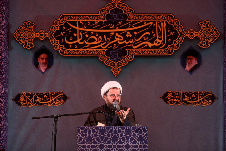 گزارش تصویری | محفل عزاداری شام شهادت امام علی(ع) در حرم حضرت معصومه(س)