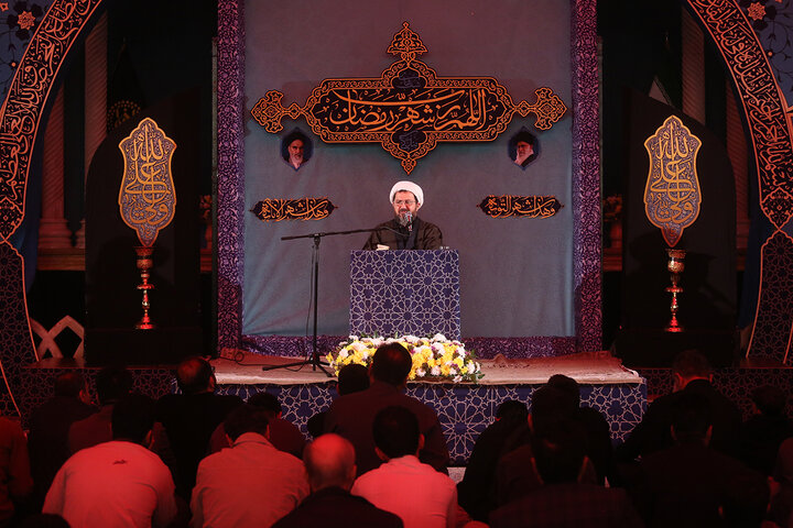 گزارش تصویری | محفل عزاداری شام شهادت امام علی(ع) در حرم حضرت معصومه(س)