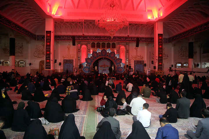 گزارش تصویری | محفل عزاداری شام شهادت امام علی(ع) در حرم حضرت معصومه(س)