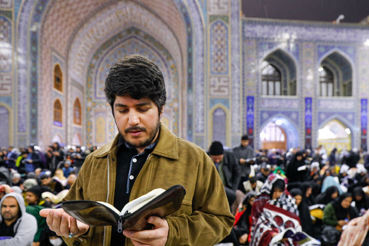 گزارش تصویری | مراسم احیا شب بیست و سوم ماه مبارک رمضان در حرم مطهر رضوی(1)