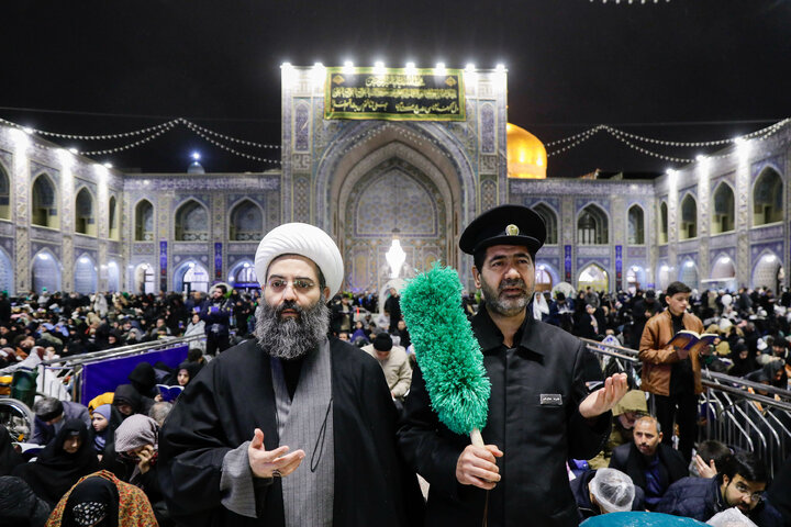 گزارش تصویری | مراسم احیا شب بیست و سوم ماه مبارک رمضان در حرم مطهر رضوی(1)