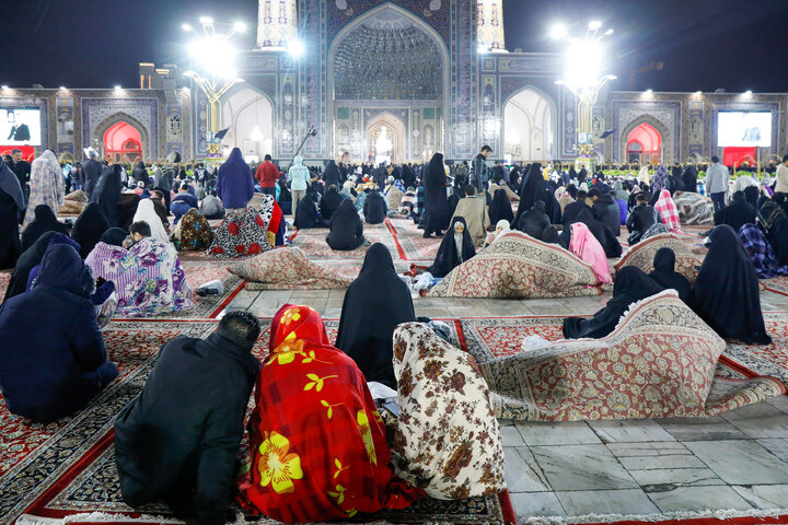 گزارش تصویری | مراسم احیا شب بیست و سوم ماه مبارک رمضان در حرم مطهر رضوی(1)