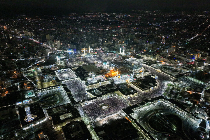 گزارش تصویری | مراسم احیا شب بیست و سوم ماه مبارک رمضان در حرم مطهر رضوی(1)