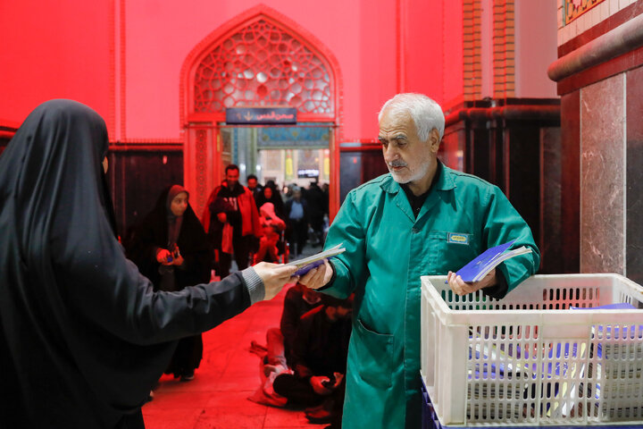 خدمت‌رسانی به زائران بارگاه منور رضوی در شبهای قدر