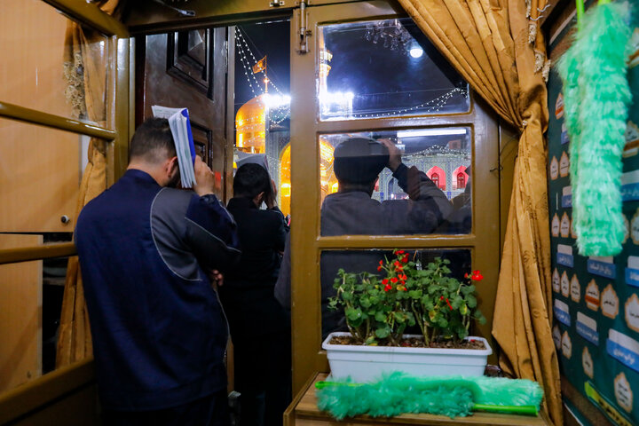خدمت‌رسانی به زائران بارگاه منور رضوی در شبهای قدر