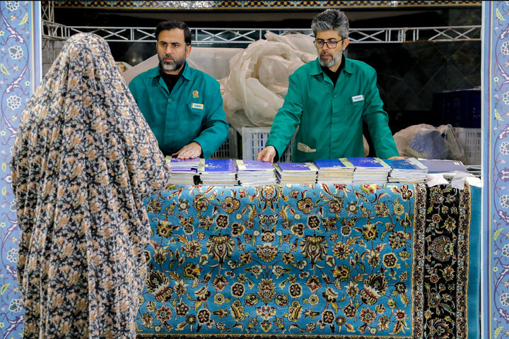 خدمت‌رسانی به زائران بارگاه منور رضوی در شبهای قدر