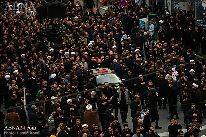 Photos: Ayatollah Vahid Khorasani attends Imam Ali mourning procession