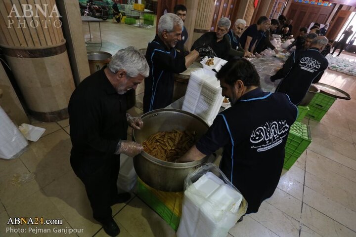 Photos: Preparing, distributing iftar meals, food packages to needy people in Isfahan