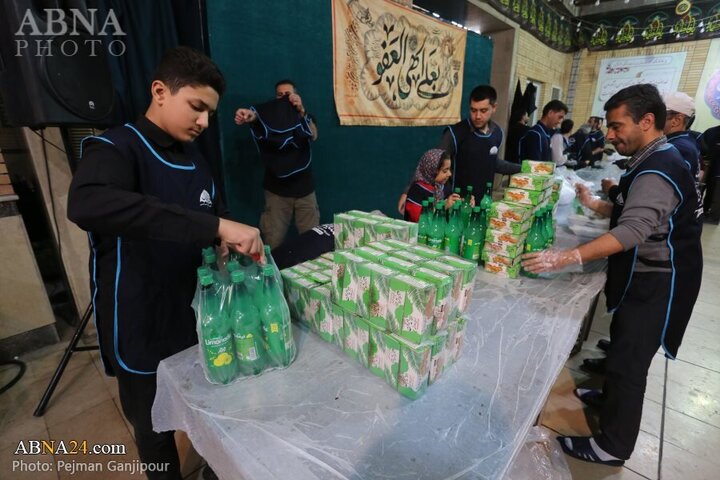 Photos: Preparing, distributing iftar meals, food packages to needy people in Isfahan