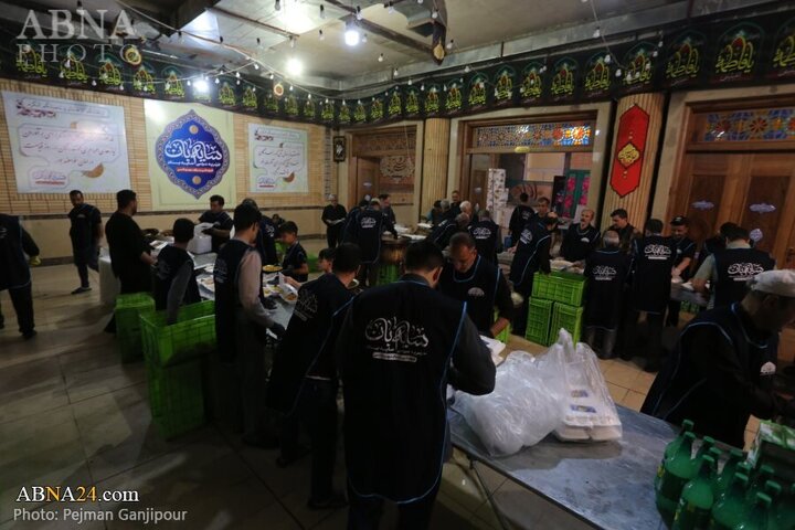 Photos: Preparing, distributing iftar meals, food packages to needy people in Isfahan
