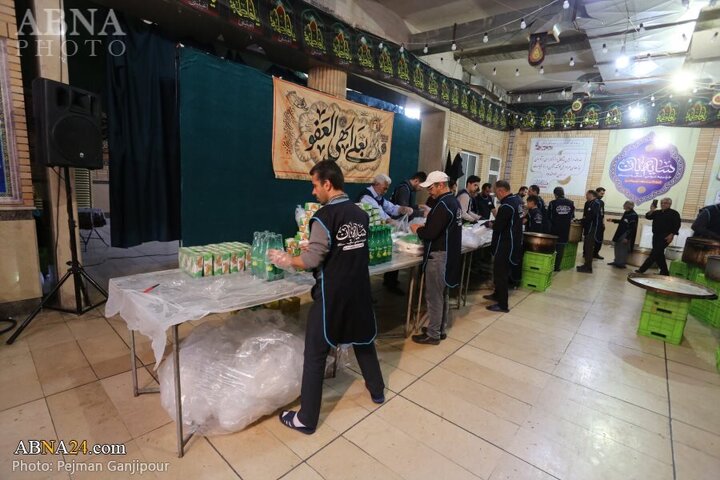 Photos: Preparing, distributing iftar meals, food packages to needy people in Isfahan