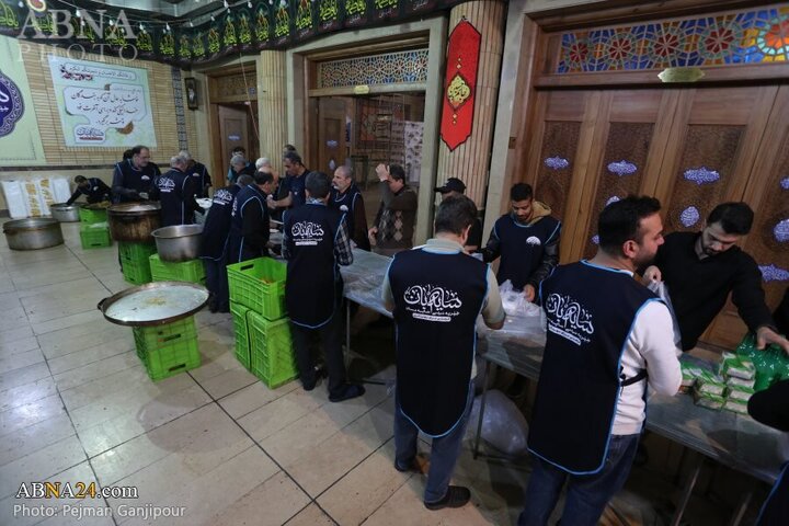 Photos: Preparing, distributing iftar meals, food packages to needy people in Isfahan