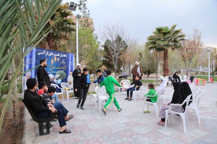 محافل عصرهای قرآنی در بوستان‌های قم