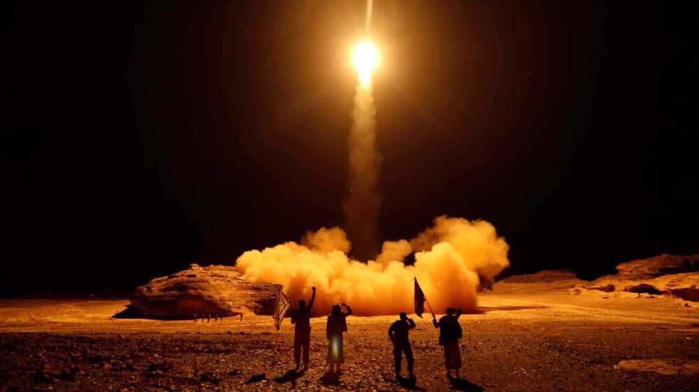 Yemeni brave army confront US terrorist warships for ‘several hours,’ strike military targets near Tel Aviv