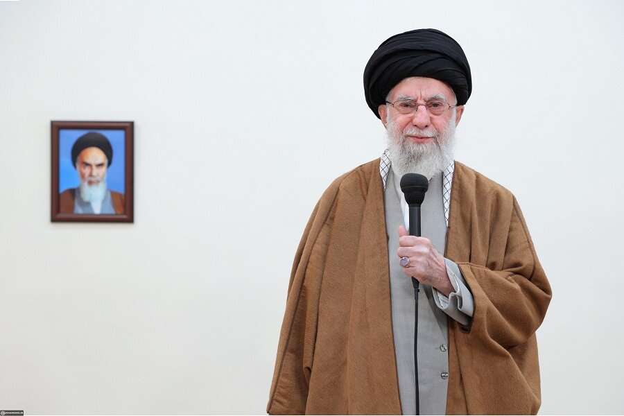 رهبر انقلاب: راهپیمایی امسال یکی از باعزت‌ترین راهپیمایی‌های روز قدس خواهد بود