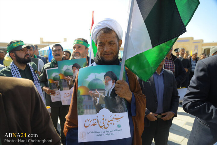 Photos: Foreign seminary students attend International Quds Day march in Qom