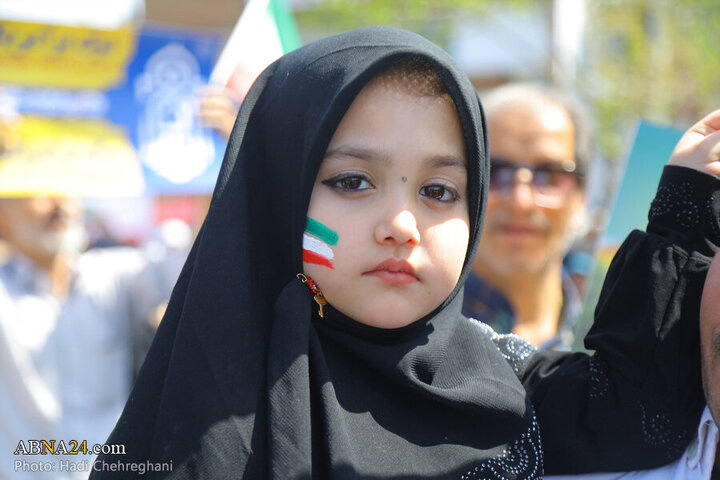 Photos: Foreign seminary students attend International Quds Day march in Qom