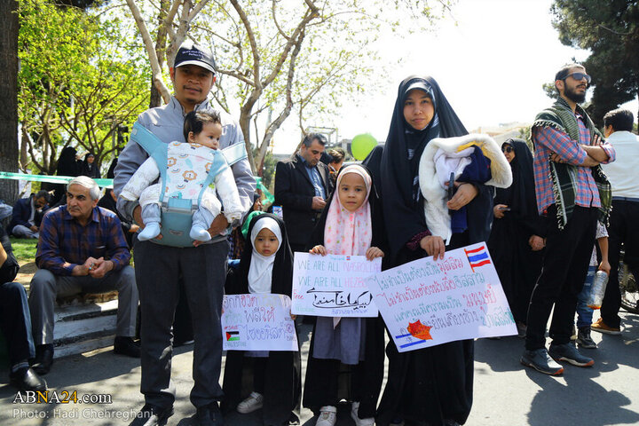 Photos: Foreign seminary students attend International Quds Day march in Qom