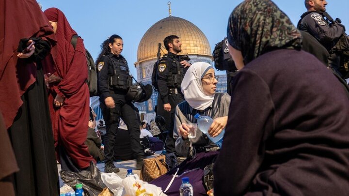 Photos: Iftar banquet in Al-Aqsa Mosque