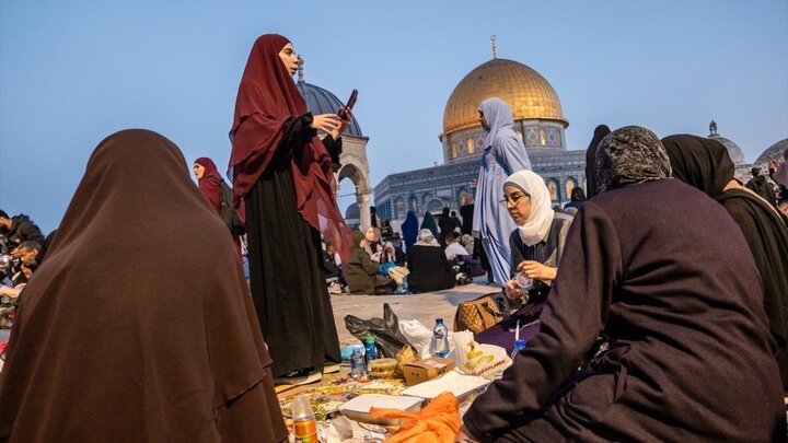 Photos: Iftar banquet in Al-Aqsa Mosque