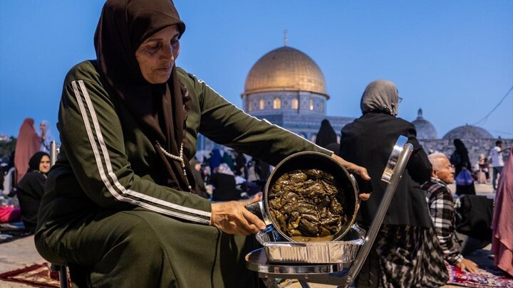 Photos: Iftar banquet in Al-Aqsa Mosque