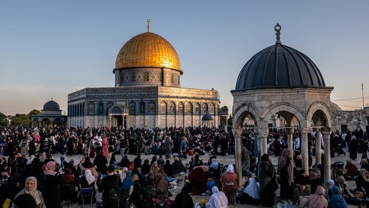 Photos: Iftar banquet in Al-Aqsa Mosque