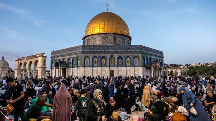 Photos: Iftar banquet in Al-Aqsa Mosque