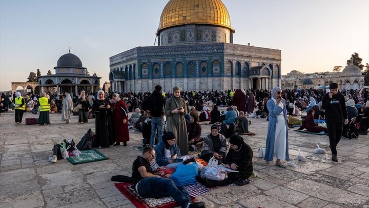 Photos: Iftar banquet in Al-Aqsa Mosque
